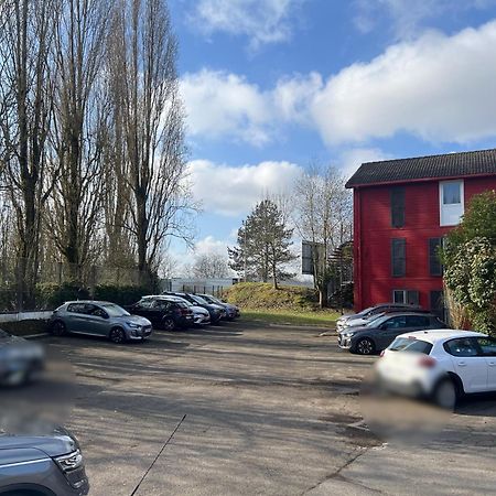 Enzo Hotels Trappes By Kyriad Direct Eksteriør billede