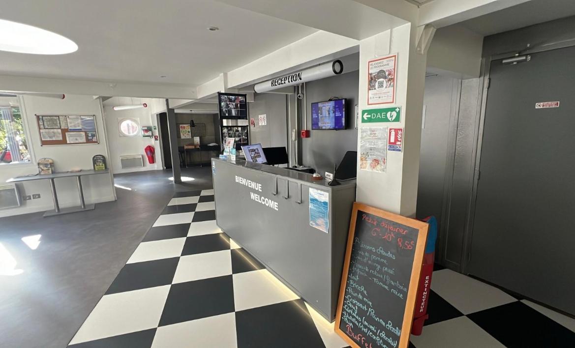 Enzo Hotels Trappes By Kyriad Direct Eksteriør billede