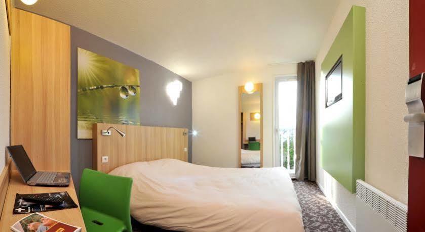 Enzo Hotels Trappes By Kyriad Direct Eksteriør billede