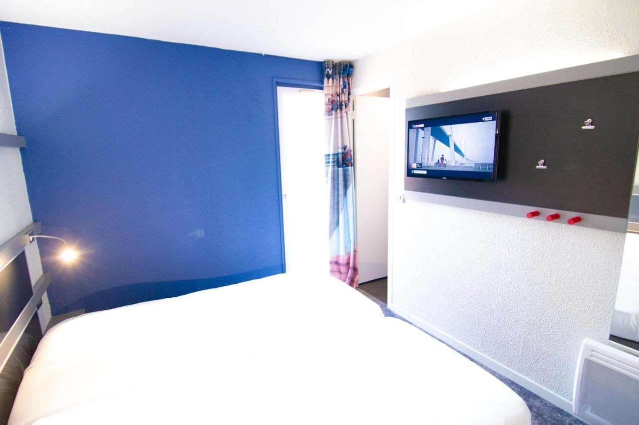 Enzo Hotels Trappes By Kyriad Direct Eksteriør billede